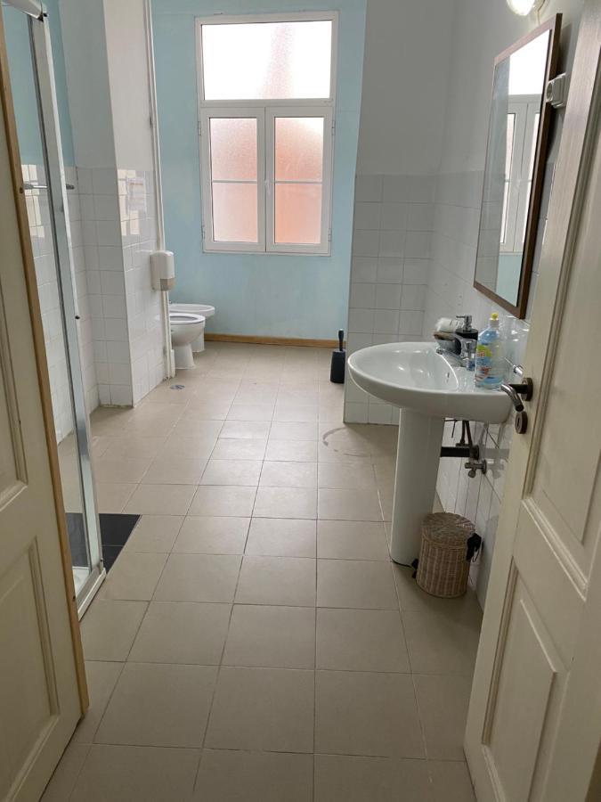 Classic Chiado 1 - Central Guest House Room With Shared Bathroom Lisboa 外观 照片